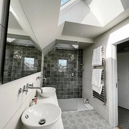 Maytown Villa *