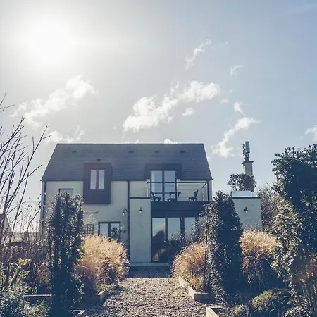 Maytown Villa Tagoat