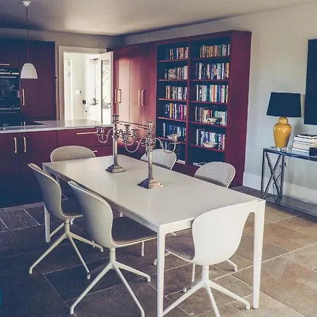 Maytown Villa *